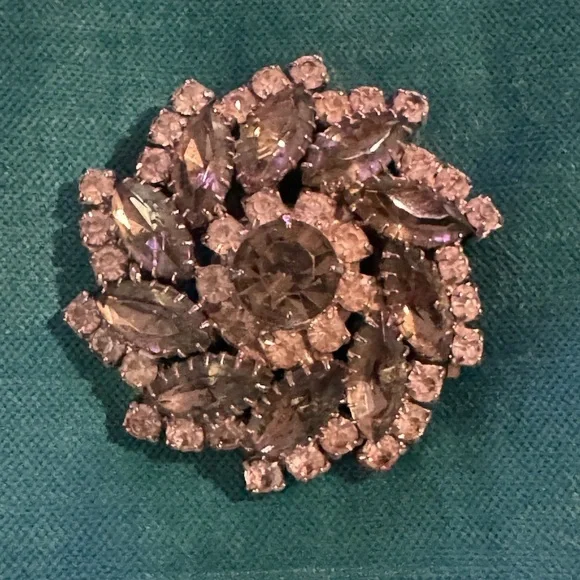 Gorgeous VTG Silver and Gray jeweled Brooch - Picture 1 of 4